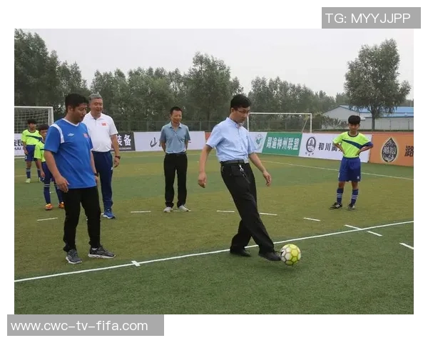 果辉足球教练带你领略足球魅力，提升技战术水平与团队合作精神