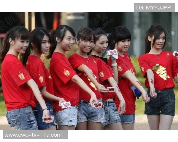 虎扑足球宝贝的魅力与热情如何点燃球迷的激情与梦想 虎扑足球宝贝的魅力与热情如何点燃球迷的激情与梦想